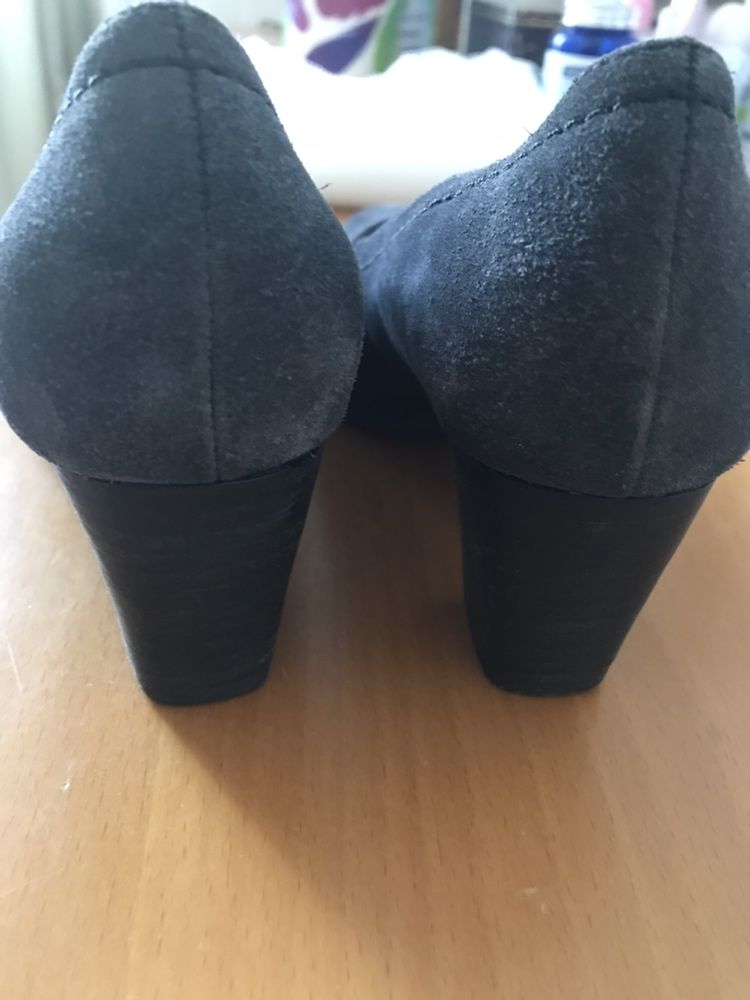 Туфли  замшивые серый цвет 36размер, каблук 5 см