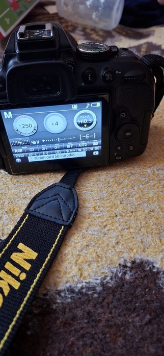 Vând Nikon d5300 stare buna de functionare cu tot  cu 4 obiective