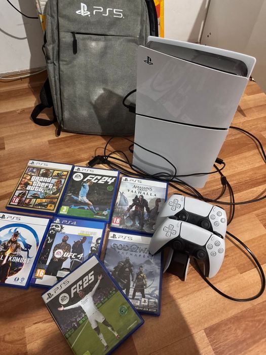 Playstation 5. Есть 7 игров и 2 джойстика безпроводной зарядка