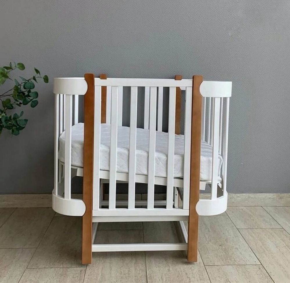 Продам кроватку-манеж 3 в 1