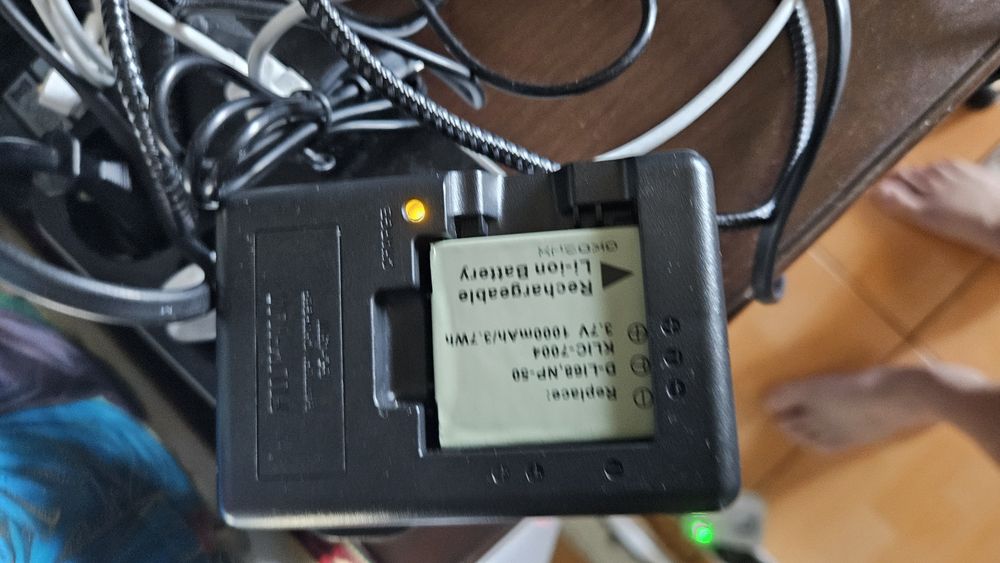 Aparat foto 3d Fujifilm W3 la cutie 2 baterii charger