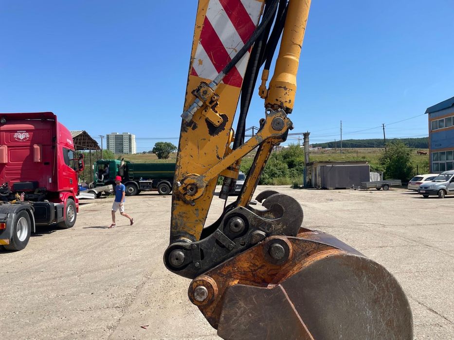 Excavator pneuri roti LIEBHERR 18To