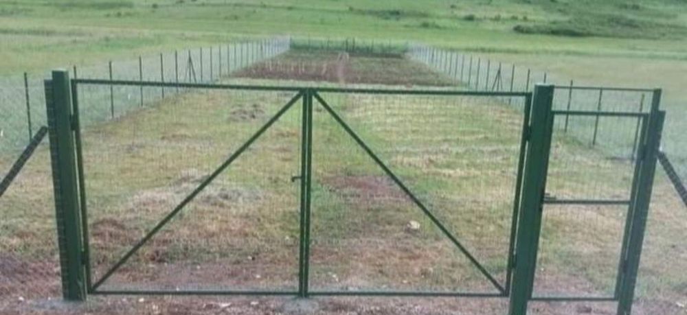 Construim garduri si porti din sipca metalica, panouri stil jaluzele,