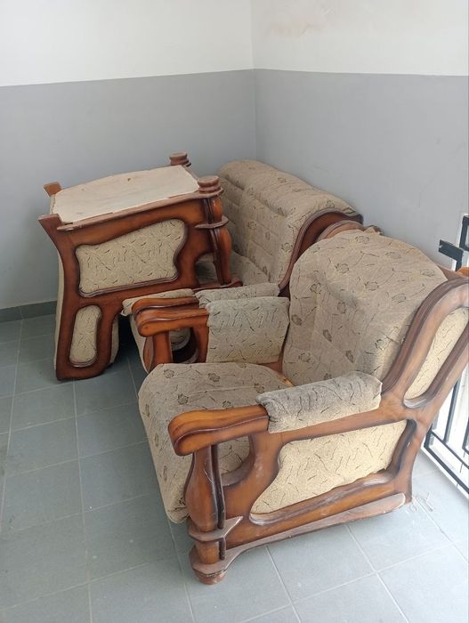 Divan. Komplekt holati yaxshi