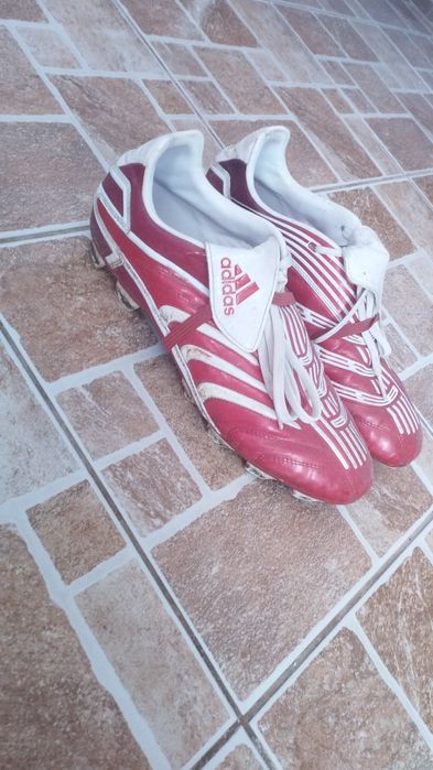 Cramponi adidas.