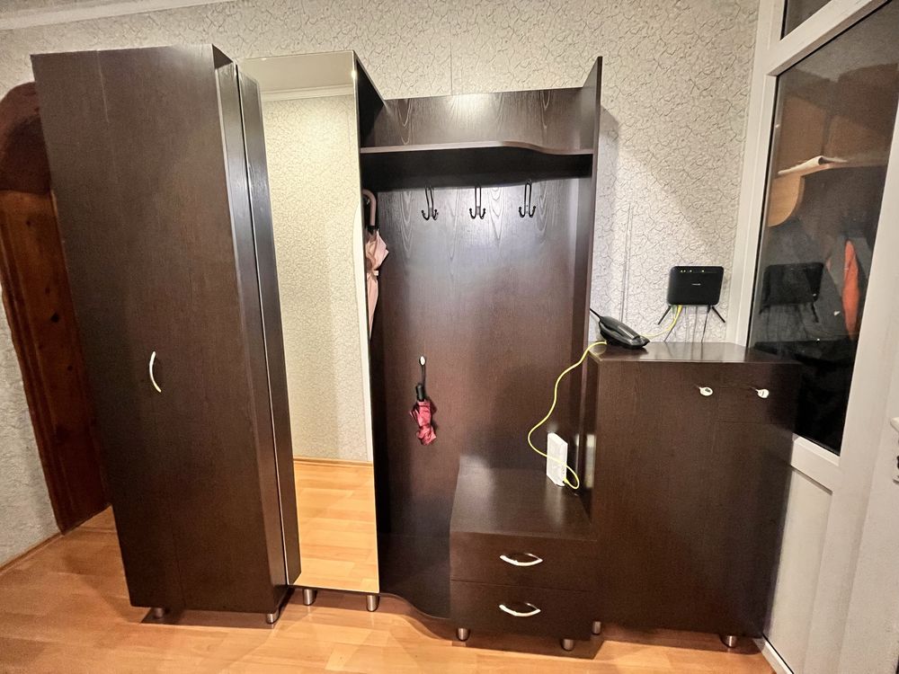 продам б/у прихожую