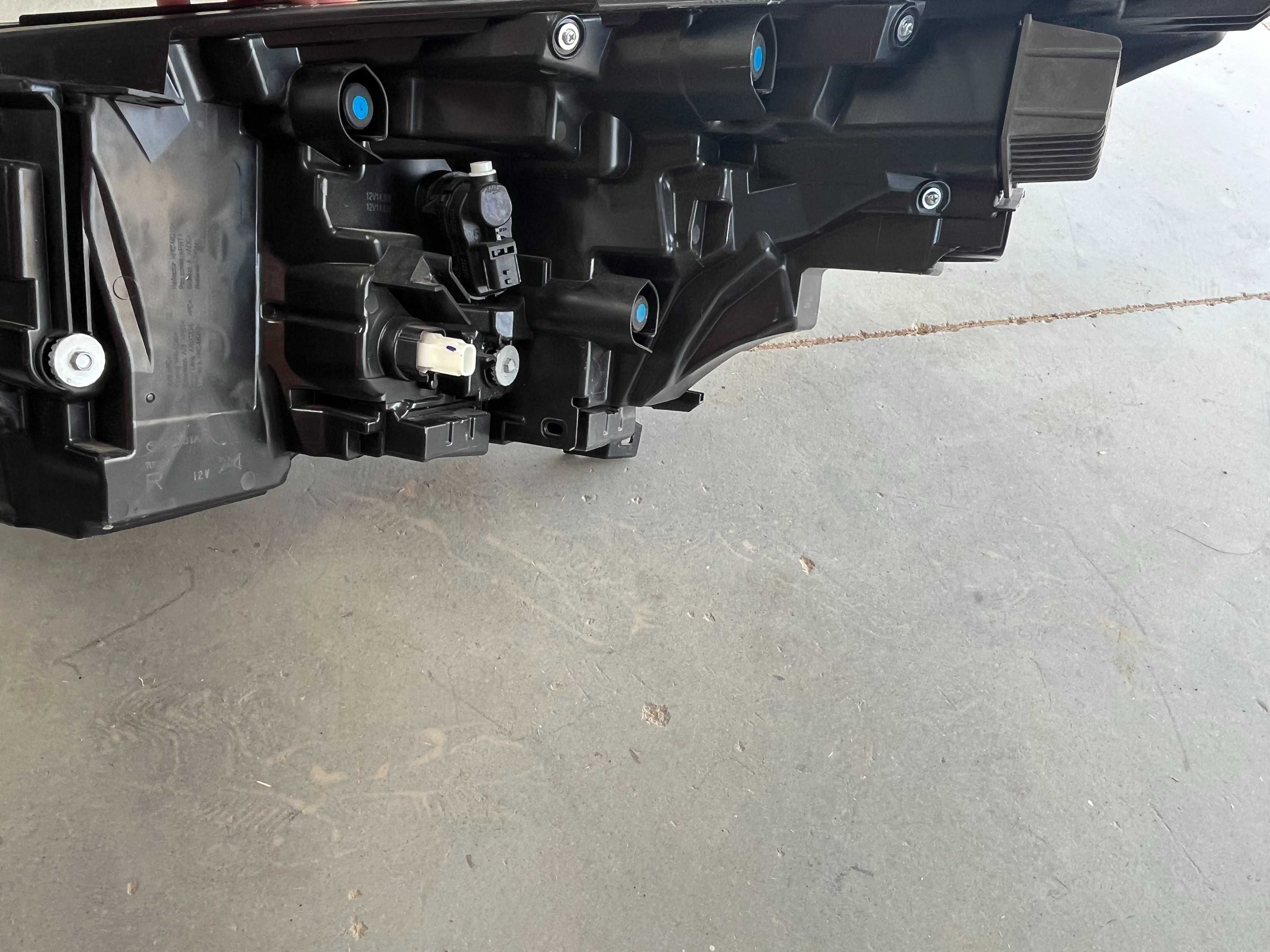 Фарове Ляв и Десен LED TOYOTA C-HR 2023-2025