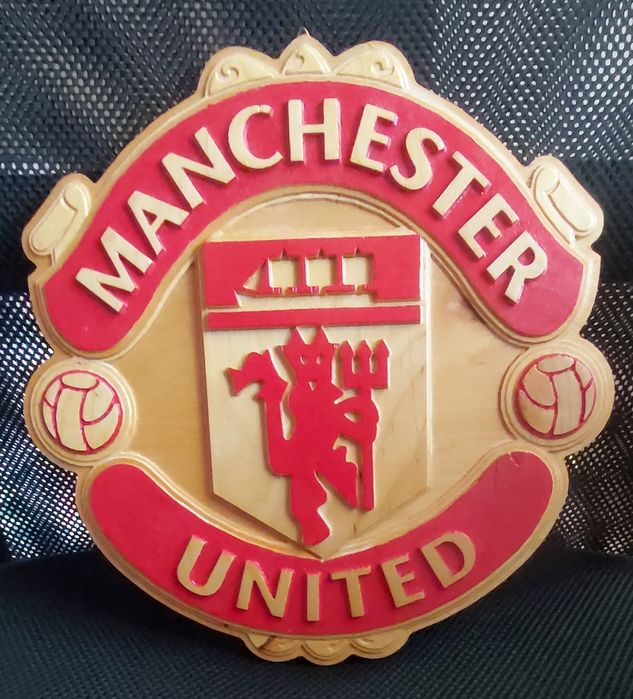 Дърворезба емблема на Manchester United+подарък плажна кърпа на отбора