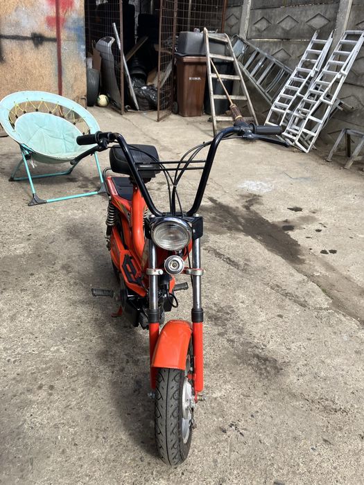 Vînd două scutere  Piaggio Zip Mini Tokaido