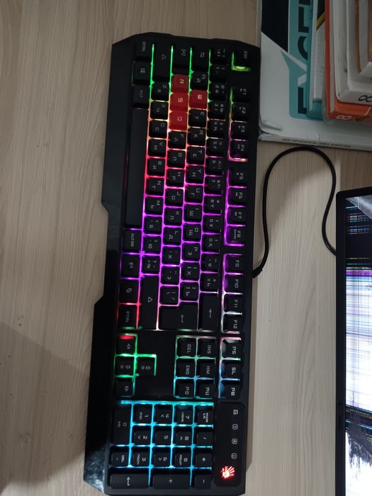 Продам клавиатуру