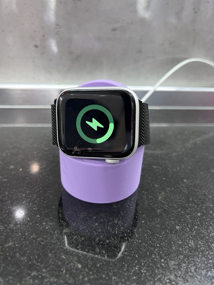 Поставка за зарядно на Apple Watch