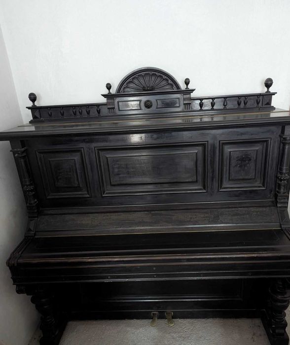 Подарявам немско пиано Зайлер