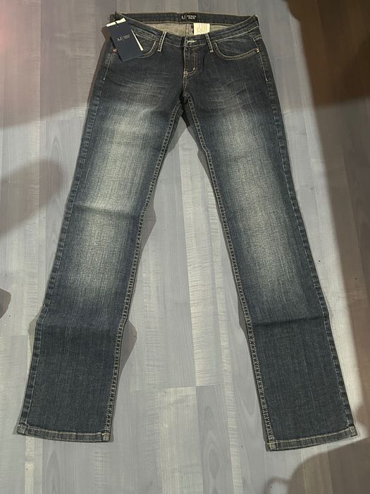 Продавам дамски дънки