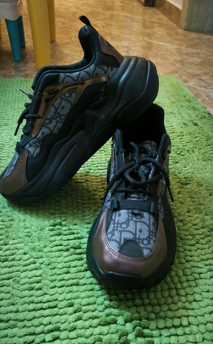 Нови високи дамски маратонки