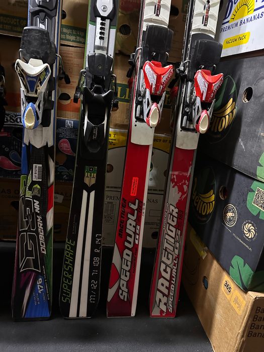 schiuri 174/176/183 
schiuri 174/176/183 ski nordica, atomic,volk,head