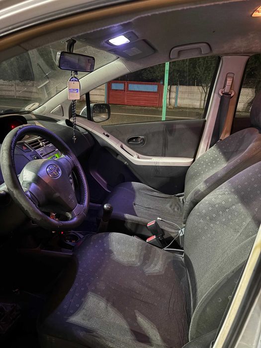 Vând Toyota Yaris urgent