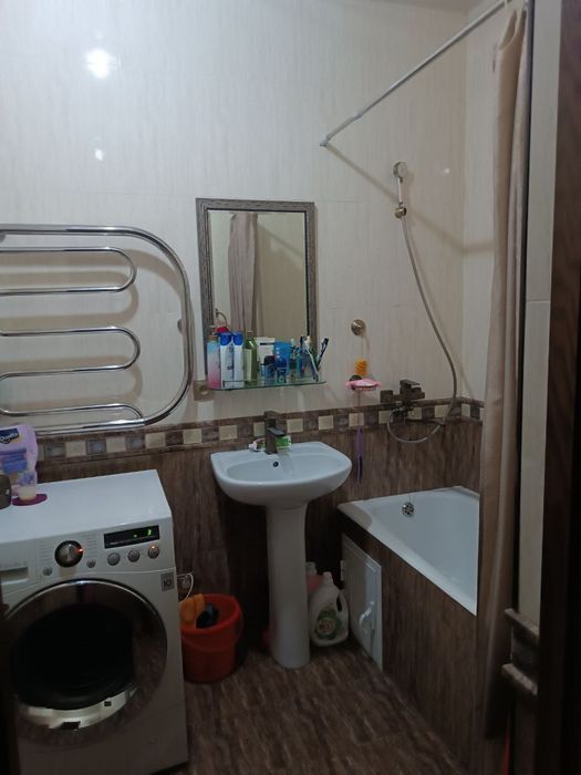 Продается своя 2-х комнатная квартира с Евро ремонтом.