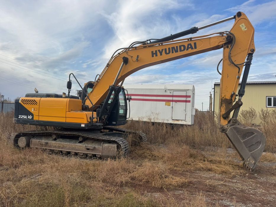 Услуги гусеничного экскаватора Hyundai 225L (2020 г.)