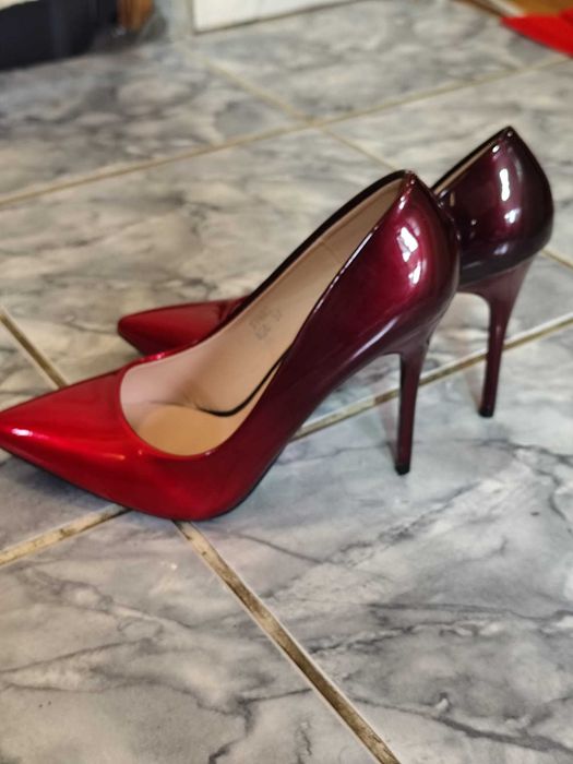 Pantofi cu toc eleganti