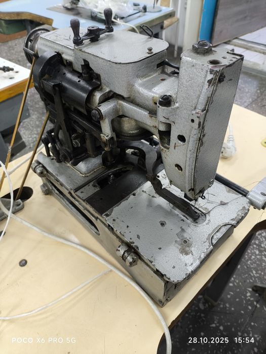 Швейный петельный автомат