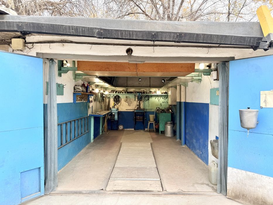 Продам кирпичный гараж с большим подвалом и ямой