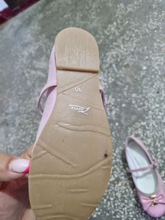 Pantofi lacuiti din piele