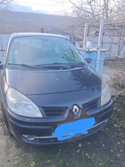 Vând renaut secenic