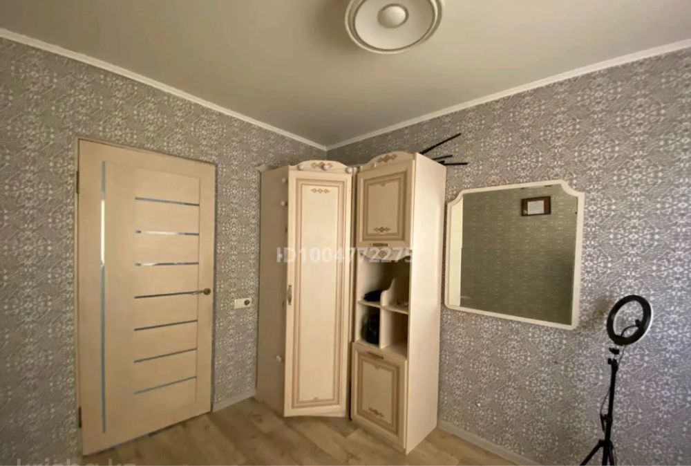 Шкаф для одежды в хорошем состояний