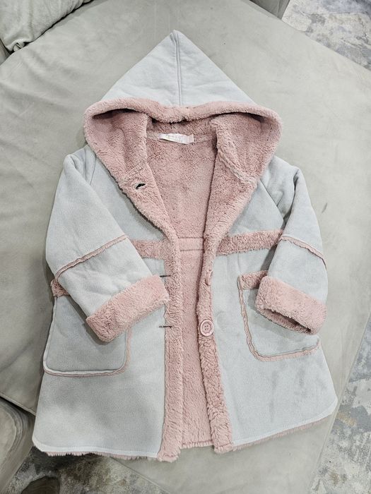 Продам пальто для девочки