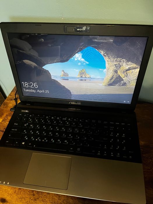 Продавам ASUS Laptop 2016г