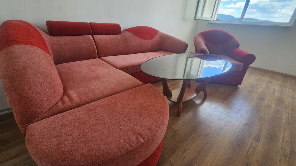 Диван с ракла и функция сън + Маса