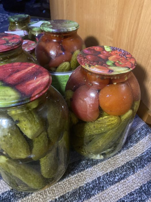 Продам помидоры огурцы маринованые Бензостррй