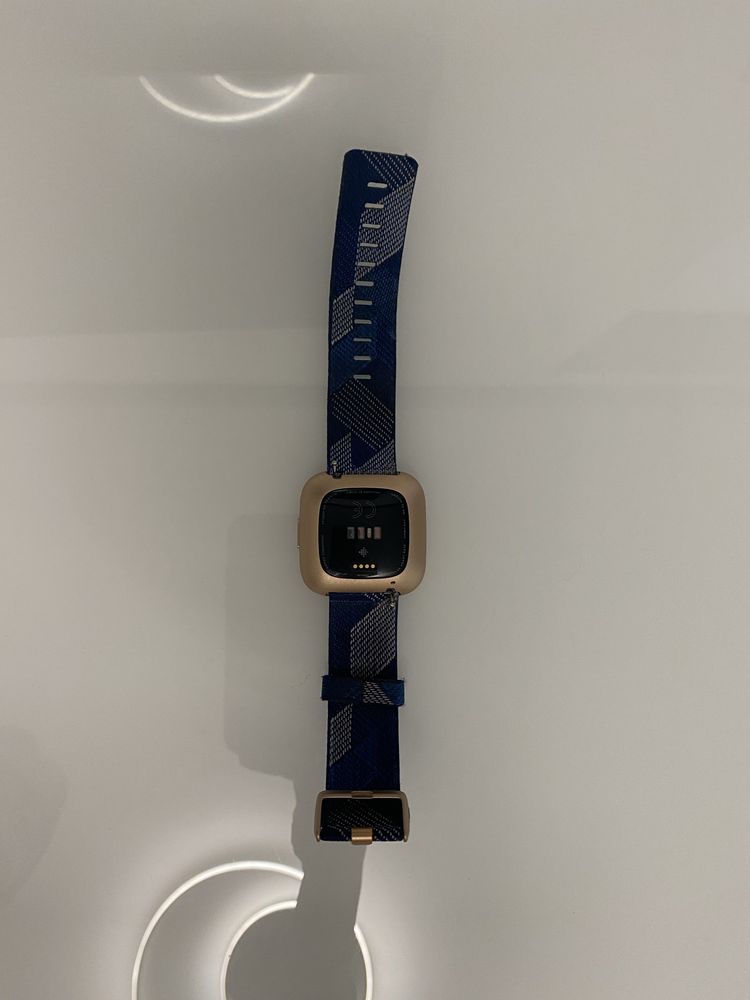 Smart часовник  Fit bit  Versa 2