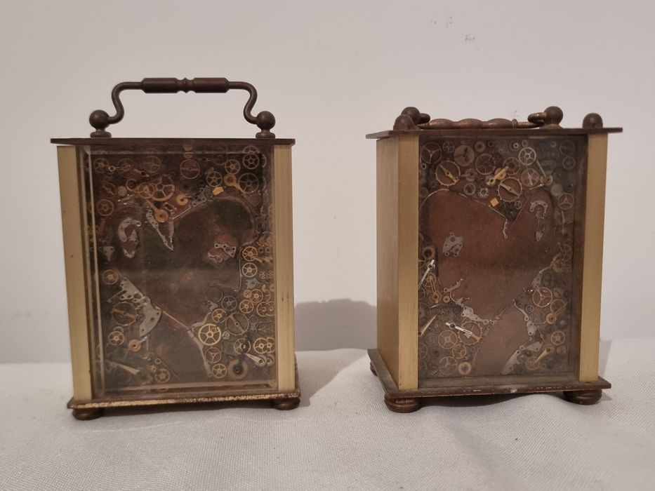 Set decorativ metalic cu siluete si piese de ceas, stil steampunk