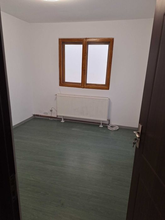 Casa 4 camere de inchiriat