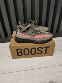 Adidas Yeezy 350 . Yeezy 700