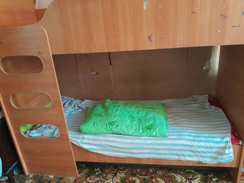Продам кровать двухъярусную