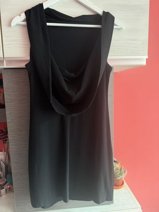 Малка черна рокля