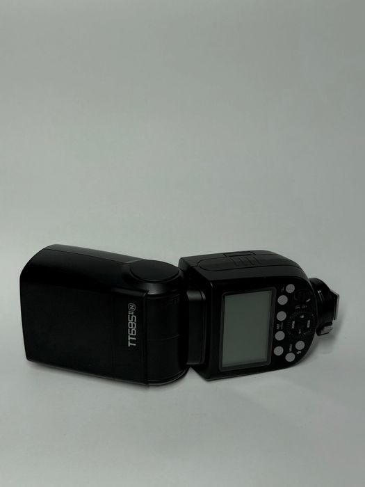 Set blițuri Godox: două TT685 și un TT685 II pentru Nikon