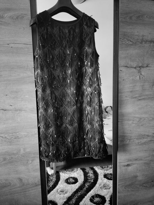 Vând Rochiță cu paiete