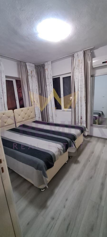 Многостаен апартамент, Общината