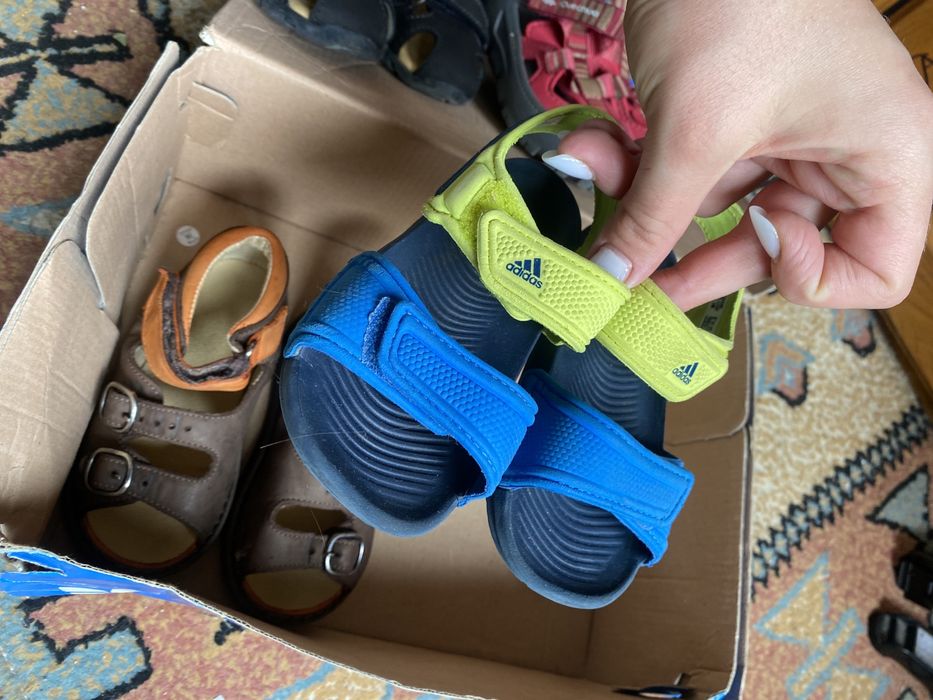 Lot 4 perechi sandalute marime 25