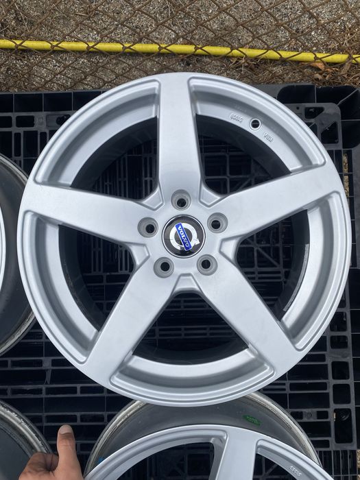 17 цола 5 х 108 мм Волво , Форд , Volvo , Ford