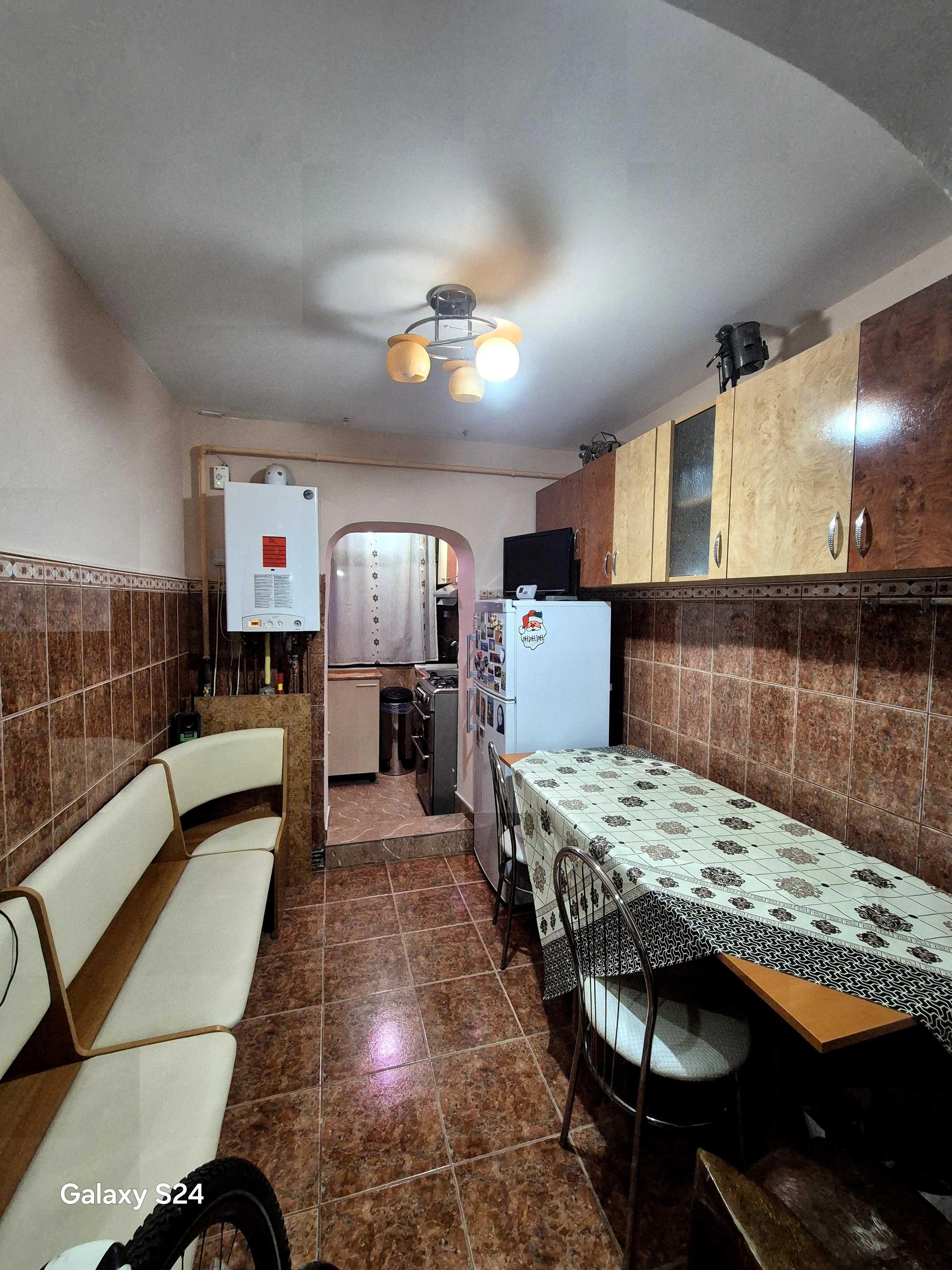 Apartament 2 Camere Decomandat 45m2 Curtea de Arges 60000 euro