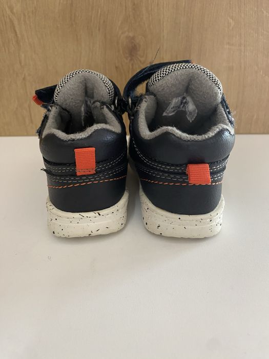 Bobbi Shoes baieti