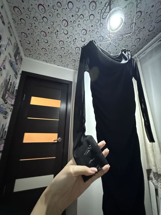 ПРОДАМ два платья 40-42-44