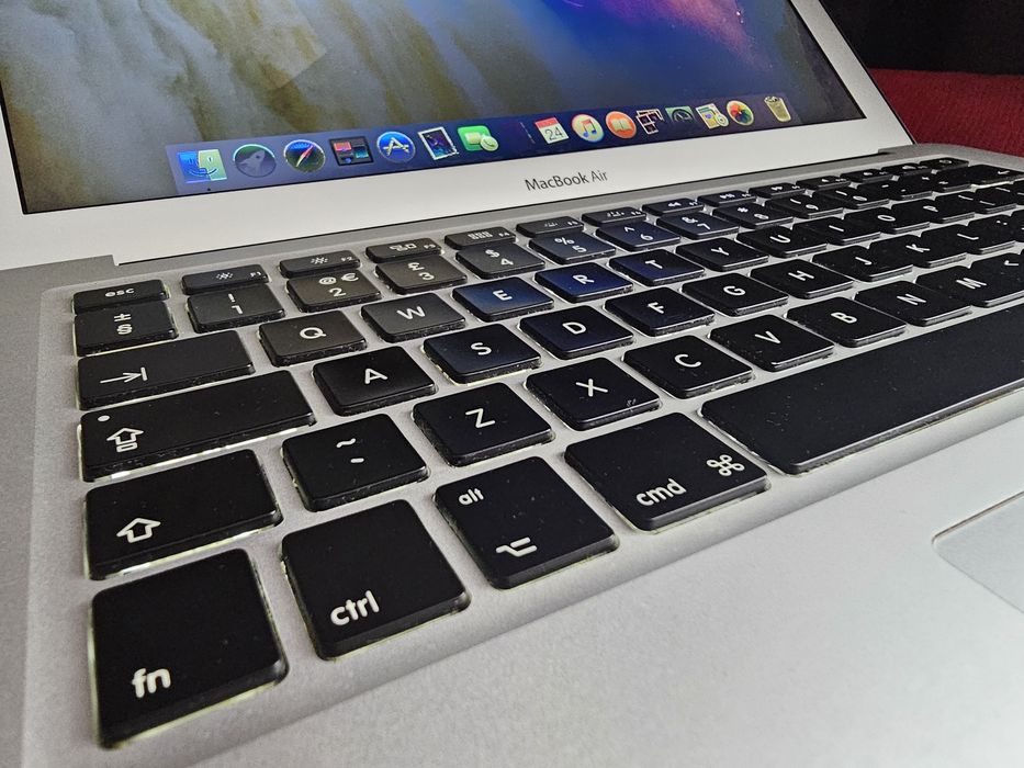 MacBook Air 13.3 inchi