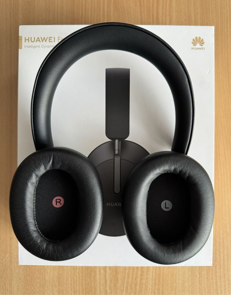 Huawei FreeBuds Studio