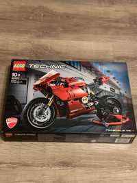 LEGO Technic - Ducati Panigale V4 R 42107, 646 части