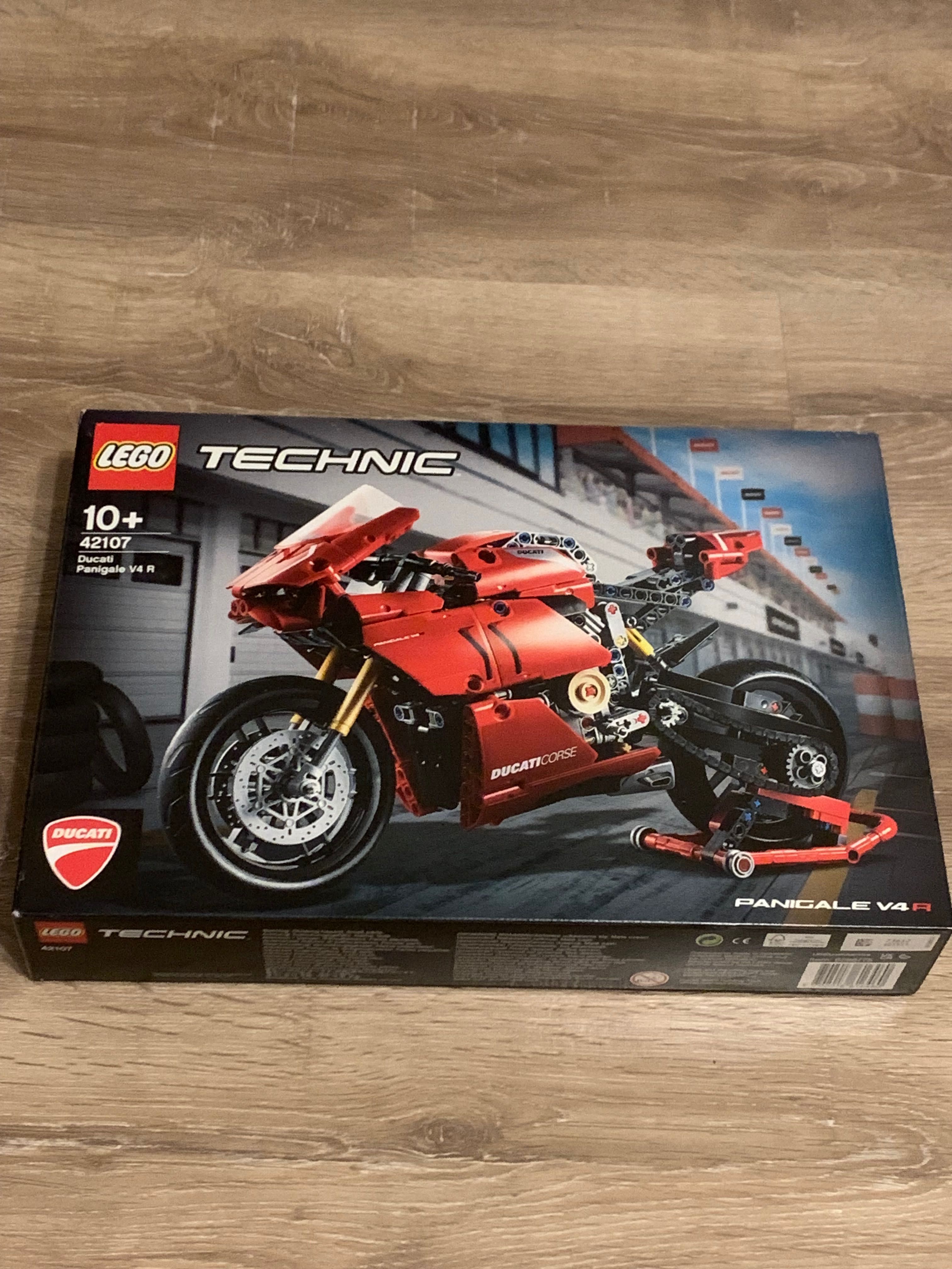 LEGO Technic - Ducati Panigale V4 R 42107, 646 части